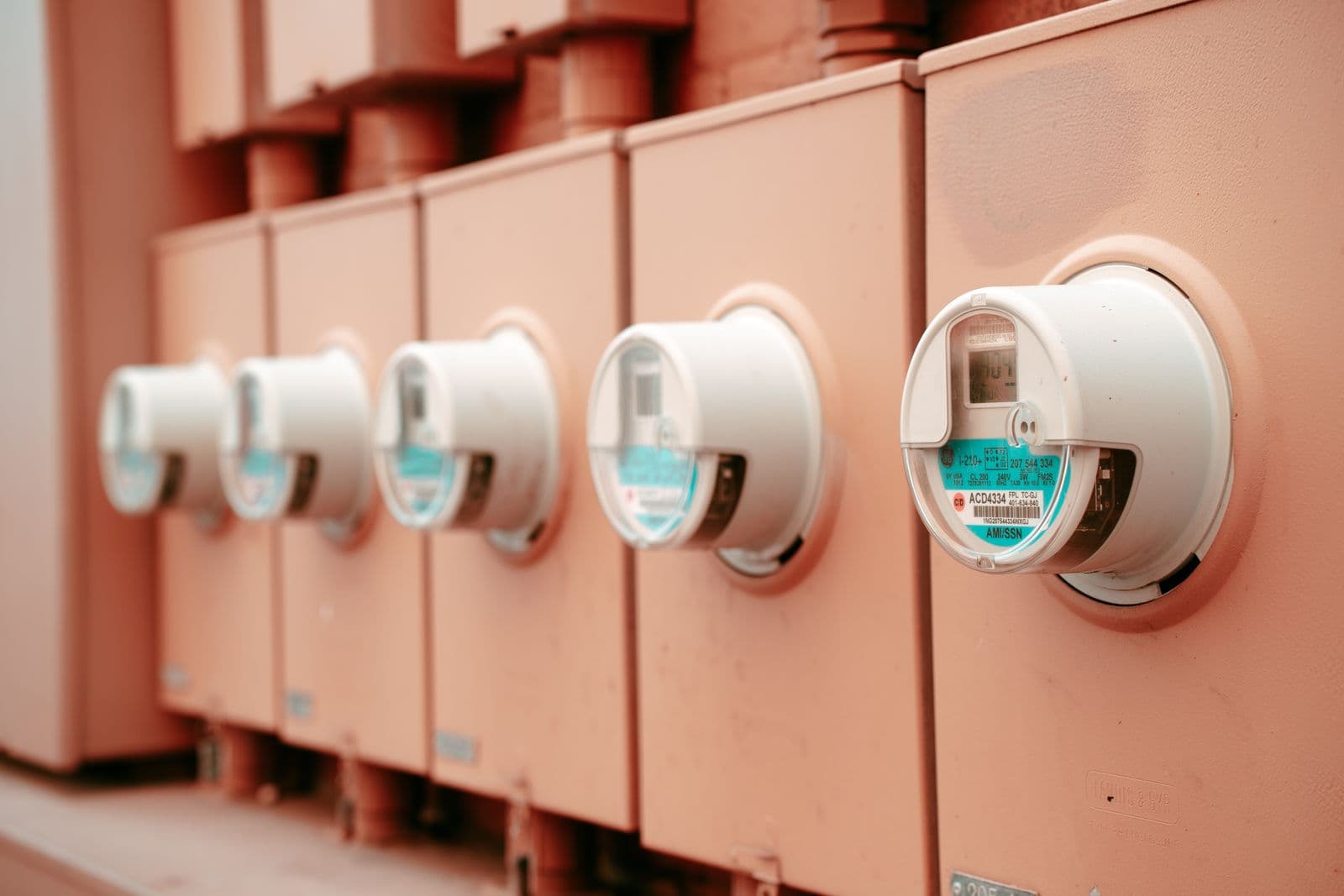 Fila de contadores eléctricos